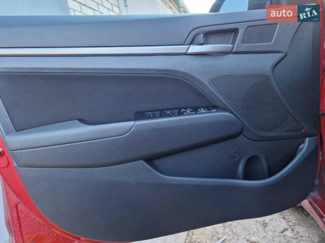Червоний Хендай Елантра, об'ємом двигуна 1.59 л та пробігом 91 тис. км за 13000 $, фото 16 на Automoto.ua