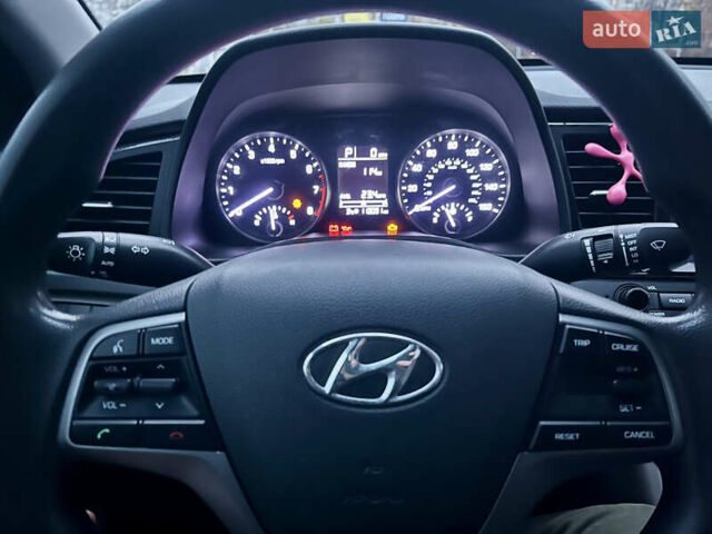 Красный Хендай Элантра, объемом двигателя 2 л и пробегом 182 тыс. км за 11500 $, фото 24 на Automoto.ua