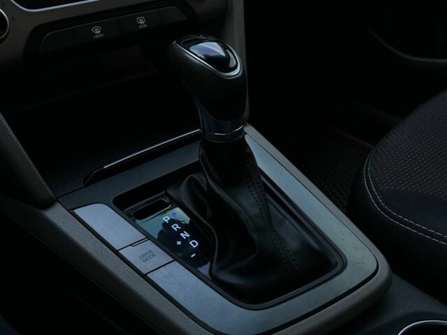 Червоний Хендай Елантра, об'ємом двигуна 2 л та пробігом 160 тис. км за 11300 $, фото 6 на Automoto.ua