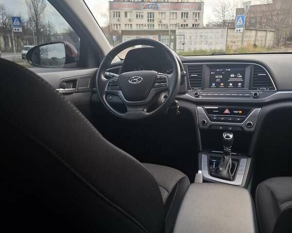 Червоний Хендай Елантра, об'ємом двигуна 2 л та пробігом 57 тис. км за 16300 $, фото 6 на Automoto.ua