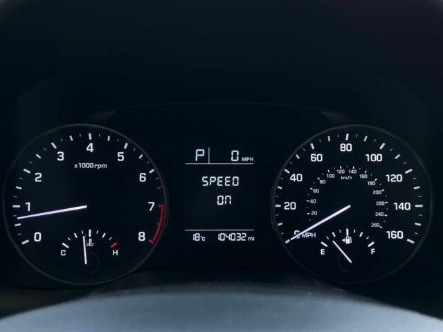 Червоний Хендай Елантра, об'ємом двигуна 2 л та пробігом 160 тис. км за 11300 $, фото 5 на Automoto.ua