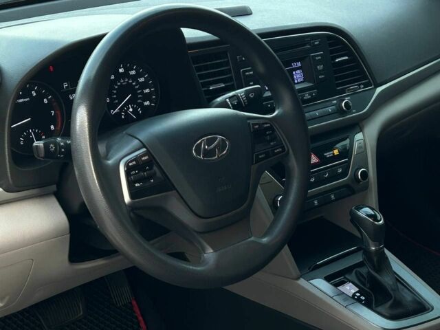 Червоний Хендай Елантра, об'ємом двигуна 2 л та пробігом 160 тис. км за 11300 $, фото 4 на Automoto.ua