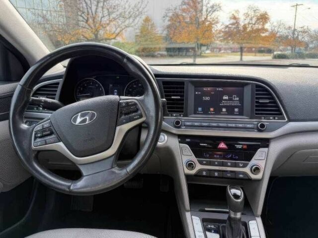 Красный Хендай Элантра, объемом двигателя 2 л и пробегом 99 тыс. км за 5900 $, фото 9 на Automoto.ua