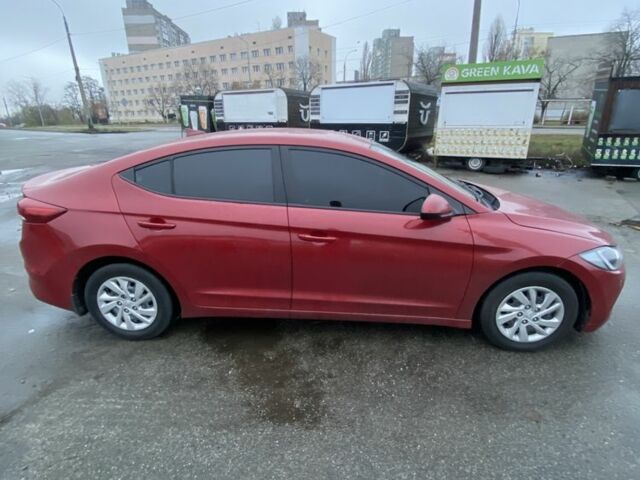 Красный Хендай Элантра, объемом двигателя 2 л и пробегом 112 тыс. км за 8900 $, фото 2 на Automoto.ua
