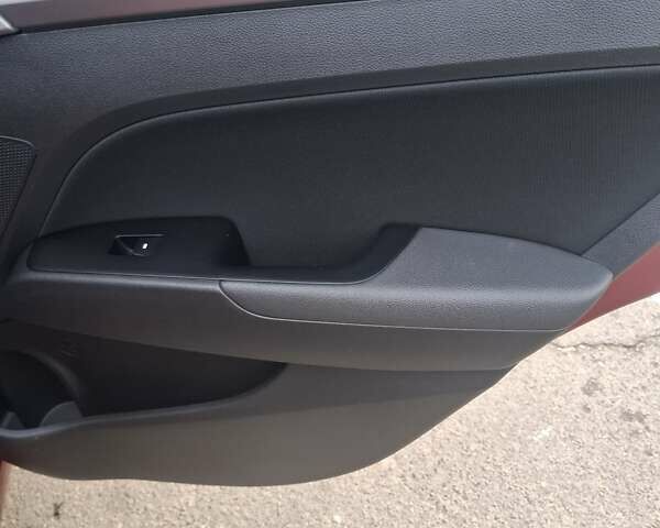 Червоний Хендай Елантра, об'ємом двигуна 2 л та пробігом 57 тис. км за 16300 $, фото 7 на Automoto.ua