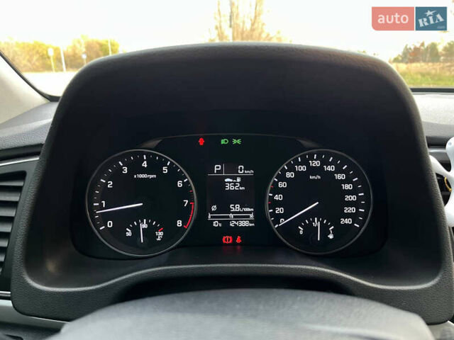 Красный Хендай Элантра, объемом двигателя 1.59 л и пробегом 124 тыс. км за 13500 $, фото 13 на Automoto.ua