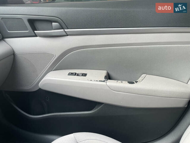 Хендай Элантра 2018 в Киеве на Automoto.ua Красный Хендай Элантра, объемом двигателя 2 л и пробегом 105 тыс. км за 13000 $, фото 14 на Automoto.ua