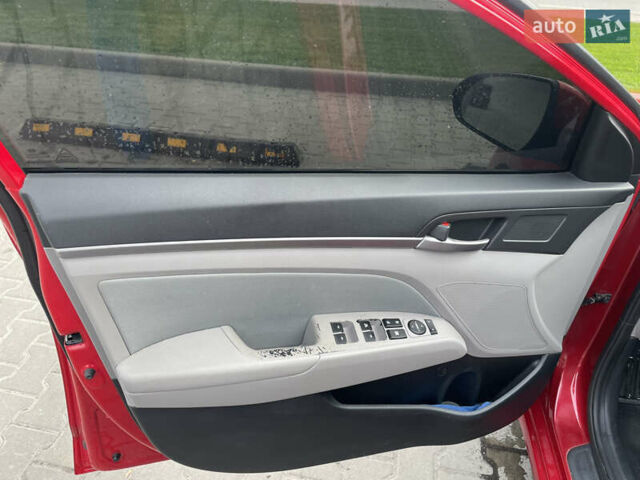 Хендай Элантра 2018 в Киеве на Automoto.ua Красный Хендай Элантра, объемом двигателя 2 л и пробегом 105 тыс. км за 13000 $, фото 12 на Automoto.ua