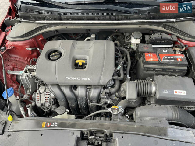 Хендай Элантра 2018 в Киеве на Automoto.ua Красный Хендай Элантра, объемом двигателя 2 л и пробегом 105 тыс. км за 13000 $, фото 18 на Automoto.ua