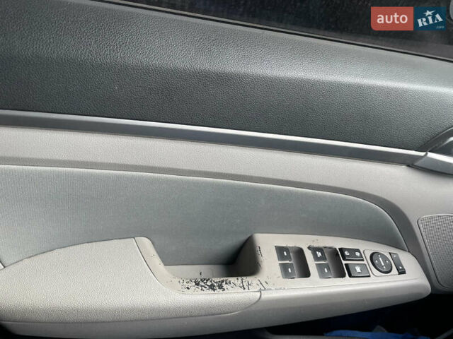 Хендай Элантра 2018 в Киеве на Automoto.ua Красный Хендай Элантра, объемом двигателя 2 л и пробегом 105 тыс. км за 13000 $, фото 13 на Automoto.ua