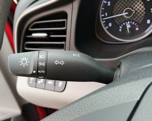 Красный Хендай Элантра, объемом двигателя 2 л и пробегом 75 тыс. км за 13900 $, фото 18 на Automoto.ua