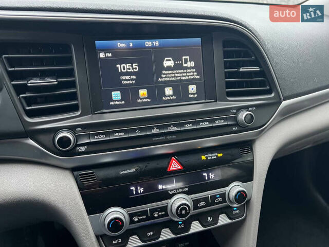 Красный Хендай Элантра, объемом двигателя 2 л и пробегом 147 тыс. км за 13300 $, фото 11 на Automoto.ua