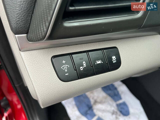 Красный Хендай Элантра, объемом двигателя 2 л и пробегом 147 тыс. км за 13300 $, фото 10 на Automoto.ua