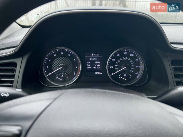 Красный Хендай Элантра, объемом двигателя 2 л и пробегом 147 тыс. км за 13300 $, фото 12 на Automoto.ua