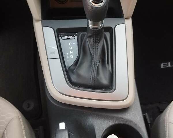 Красный Хендай Элантра, объемом двигателя 2 л и пробегом 60 тыс. км за 13600 $, фото 36 на Automoto.ua