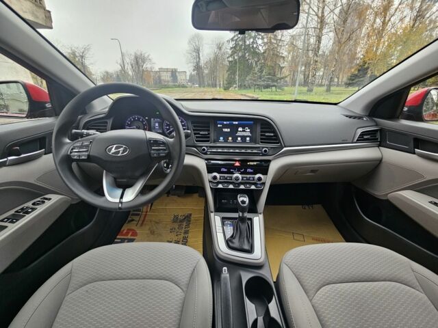 Красный Хендай Элантра, объемом двигателя 2 л и пробегом 71 тыс. км за 14600 $, фото 16 на Automoto.ua