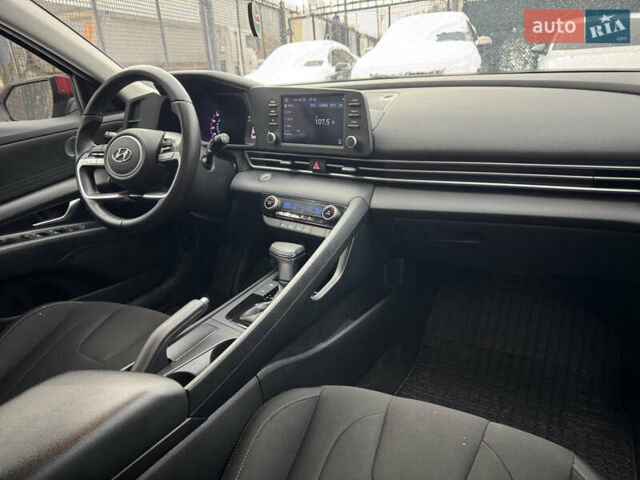 Красный Хендай Элантра, объемом двигателя 2 л и пробегом 121 тыс. км за 14900 $, фото 18 на Automoto.ua