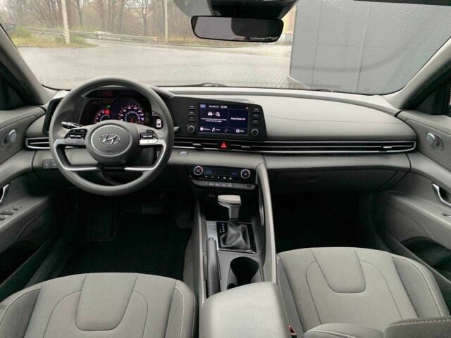 Червоний Хендай Елантра, об'ємом двигуна 2 л та пробігом 90 тис. км за 4275 $, фото 8 на Automoto.ua