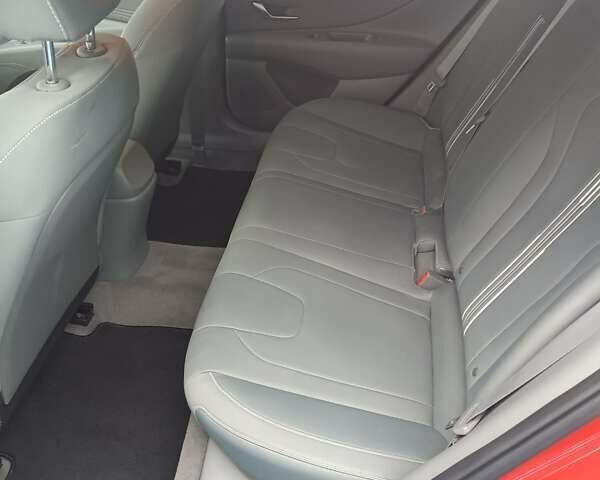 Красный Хендай Элантра, объемом двигателя 2 л и пробегом 29 тыс. км за 18500 $, фото 8 на Automoto.ua