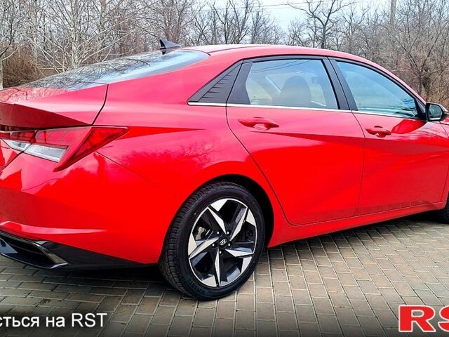 Красный Хендай Элантра, объемом двигателя 2 л и пробегом 77 тыс. км за 19300 $, фото 3 на Automoto.ua