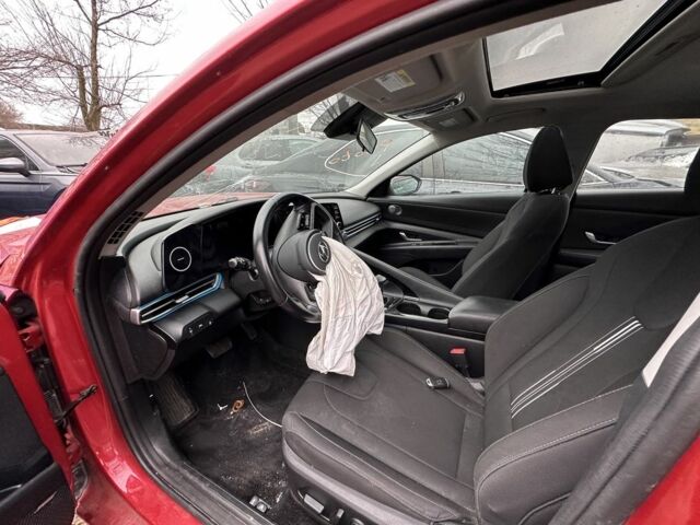 Красный Хендай Элантра, объемом двигателя 2 л и пробегом 51 тыс. км за 10900 $, фото 4 на Automoto.ua