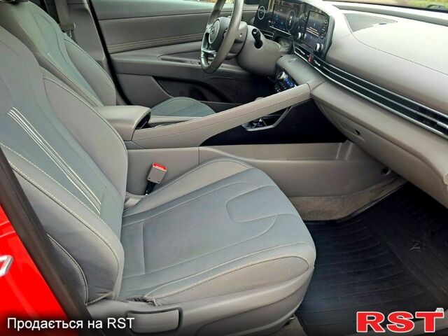 Красный Хендай Элантра, объемом двигателя 2 л и пробегом 77 тыс. км за 19300 $, фото 8 на Automoto.ua