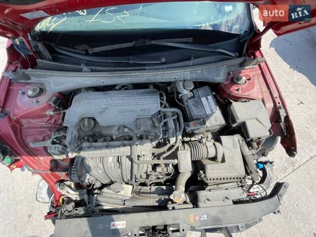 Красный Хендай Элантра, объемом двигателя 2 л и пробегом 77 тыс. км за 8500 $, фото 20 на Automoto.ua
