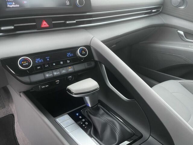 Красный Хендай Элантра, объемом двигателя 2 л и пробегом 90 тыс. км за 17900 $, фото 18 на Automoto.ua