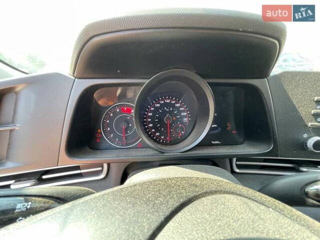 Красный Хендай Элантра, объемом двигателя 2 л и пробегом 77 тыс. км за 8500 $, фото 25 на Automoto.ua