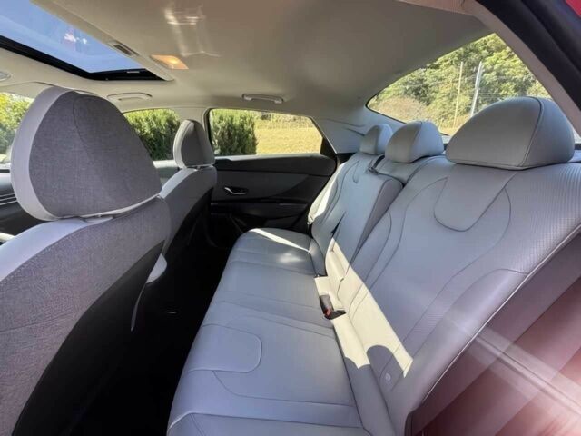 Красный Хендай Элантра, объемом двигателя 2 л и пробегом 14 тыс. км за 16300 $, фото 10 на Automoto.ua