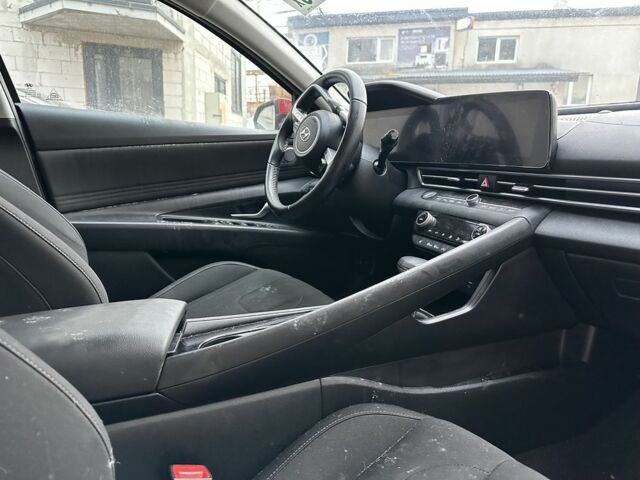 Красный Хендай Элантра, объемом двигателя 2 л и пробегом 81 тыс. км за 11500 $, фото 8 на Automoto.ua