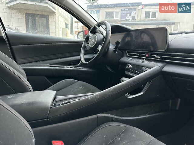 Красный Хендай Элантра, объемом двигателя 2 л и пробегом 81 тыс. км за 11500 $, фото 6 на Automoto.ua