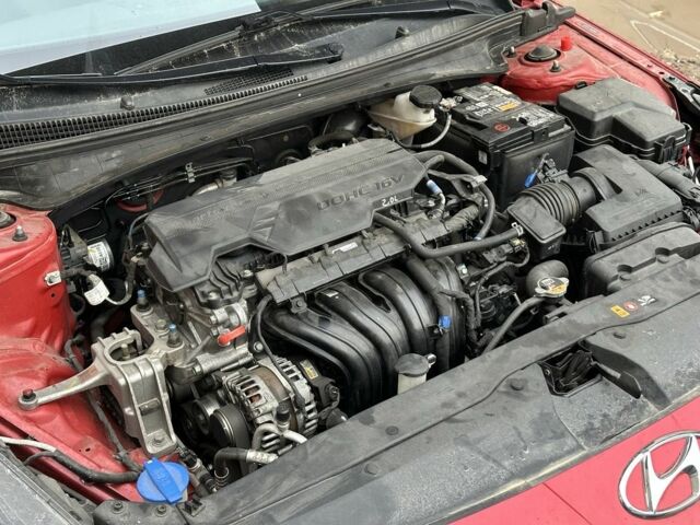 Красный Хендай Элантра, объемом двигателя 2 л и пробегом 81 тыс. км за 11500 $, фото 10 на Automoto.ua