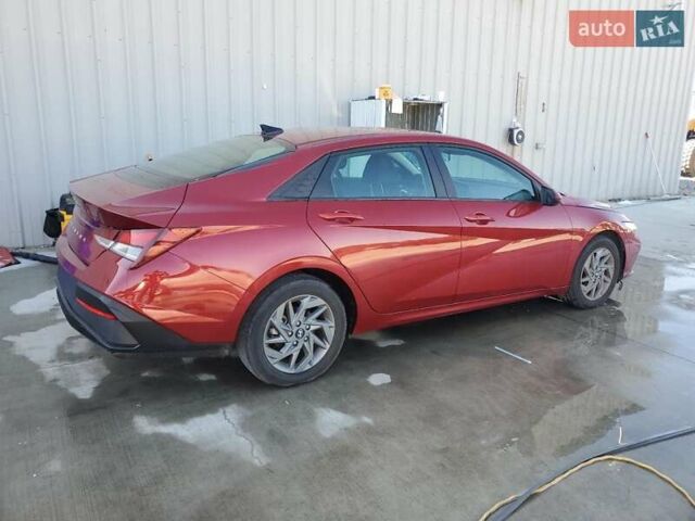 Хендай Элантра 2023 в Львове на Automoto.ua Красный Хендай Элантра, объемом двигателя 2 л и пробегом 53 тыс. км за 6100 $, фото 2 на Automoto.ua