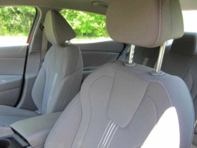 Червоний Хендай Елантра, об'ємом двигуна 2 л та пробігом 28 тис. км за 9600 $, фото 9 на Automoto.ua