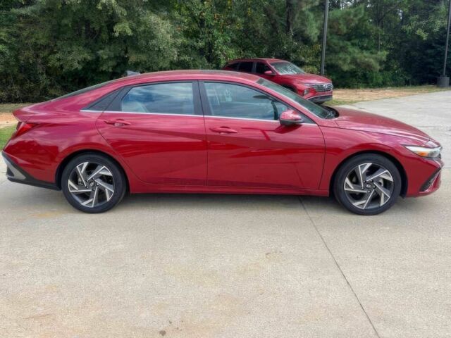 Хендай Элантра 2024 в Житомире на Automoto.ua Красный Хендай Элантра, объемом двигателя 2 л и пробегом 14 тыс. км за 9600 $, фото 3 на Automoto.ua