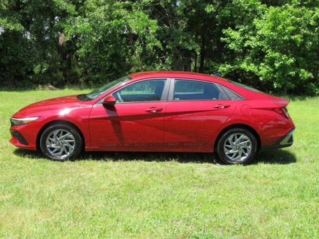 Червоний Хендай Елантра, об'ємом двигуна 2 л та пробігом 28 тис. км за 9600 $, фото 4 на Automoto.ua