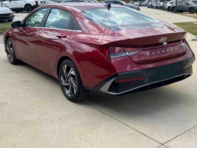 Хендай Элантра 2024 в Житомире на Automoto.ua Красный Хендай Элантра, объемом двигателя 2 л и пробегом 14 тыс. км за 9600 $, фото 7 на Automoto.ua