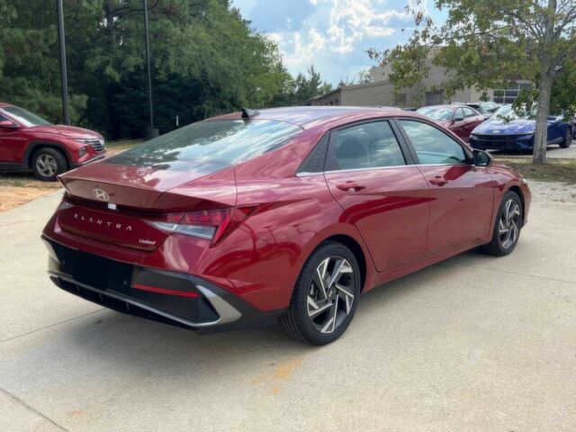 Хендай Элантра 2024 в Житомире на Automoto.ua Красный Хендай Элантра, объемом двигателя 2 л и пробегом 14 тыс. км за 9600 $, фото 5 на Automoto.ua