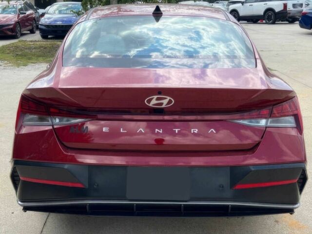 Хендай Элантра 2024 в Житомире на Automoto.ua Красный Хендай Элантра, объемом двигателя 2 л и пробегом 14 тыс. км за 9600 $, фото 6 на Automoto.ua