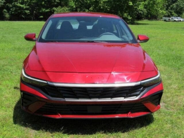 Червоний Хендай Елантра, об'ємом двигуна 2 л та пробігом 28 тис. км за 9600 $, фото 1 на Automoto.ua