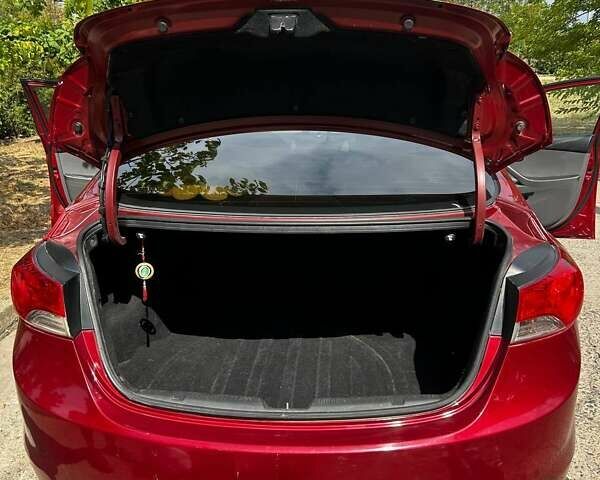 Красный Хендай Элантра, объемом двигателя 1.8 л и пробегом 190 тыс. км за 7300 $, фото 2 на Automoto.ua