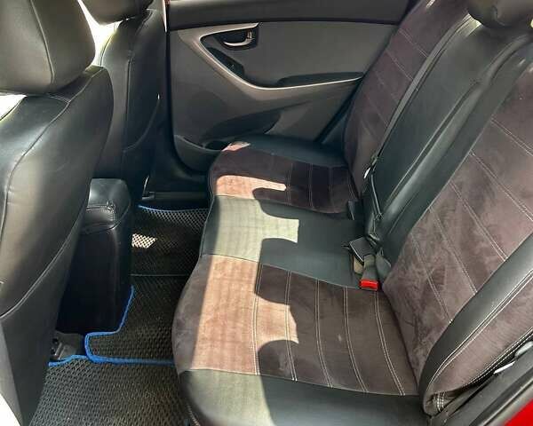 Красный Хендай Элантра, объемом двигателя 1.8 л и пробегом 190 тыс. км за 7300 $, фото 7 на Automoto.ua