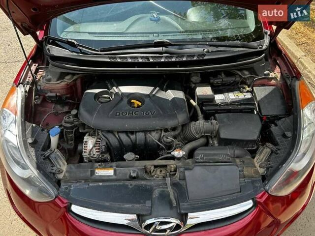 Красный Хендай Элантра, объемом двигателя 1.8 л и пробегом 190 тыс. км за 7300 $, фото 1 на Automoto.ua