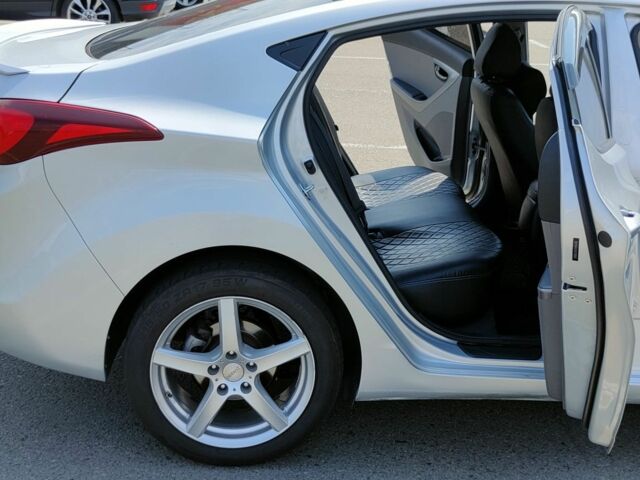 Хендай Елантра 2015 у Києві на Automoto.ua Хендай Елантра, об'ємом двигуна 0 л та пробігом 225 тис. км за 9400 $, фото 10 на Automoto.ua