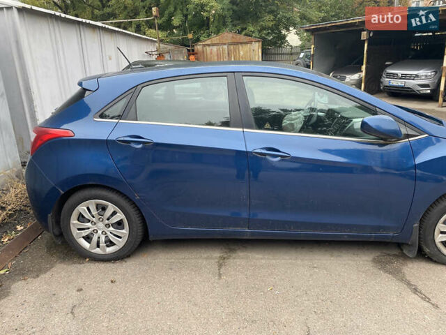 Хендай Елантра, об'ємом двигуна 2 л та пробігом 150 тис. км за 3800 $, фото 8 на Automoto.ua