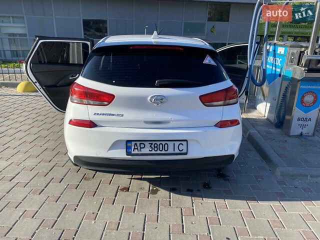Хендай Элантра, объемом двигателя 2 л и пробегом 120 тыс. км за 11000 $, фото 7 на Automoto.ua