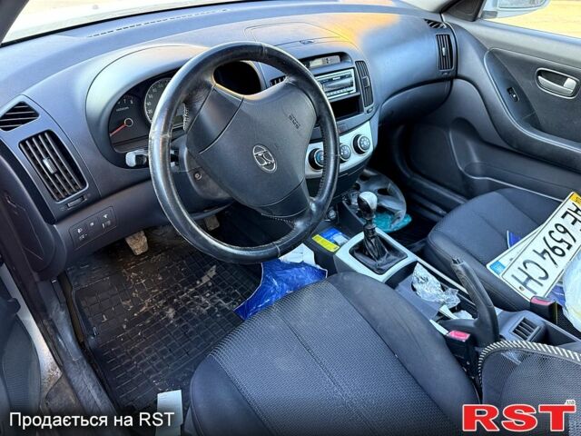 Хендай Елантра, об'ємом двигуна 1.6 л та пробігом 0 тис. км за 2400 $, фото 4 на Automoto.ua