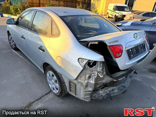 Хендай Елантра, об'ємом двигуна 1.6 л та пробігом 0 тис. км за 2400 $, фото 3 на Automoto.ua