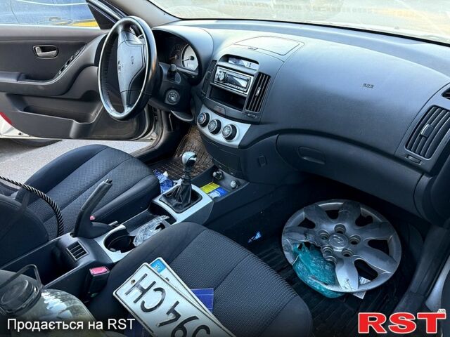 Хендай Елантра, об'ємом двигуна 1.6 л та пробігом 0 тис. км за 2400 $, фото 5 на Automoto.ua